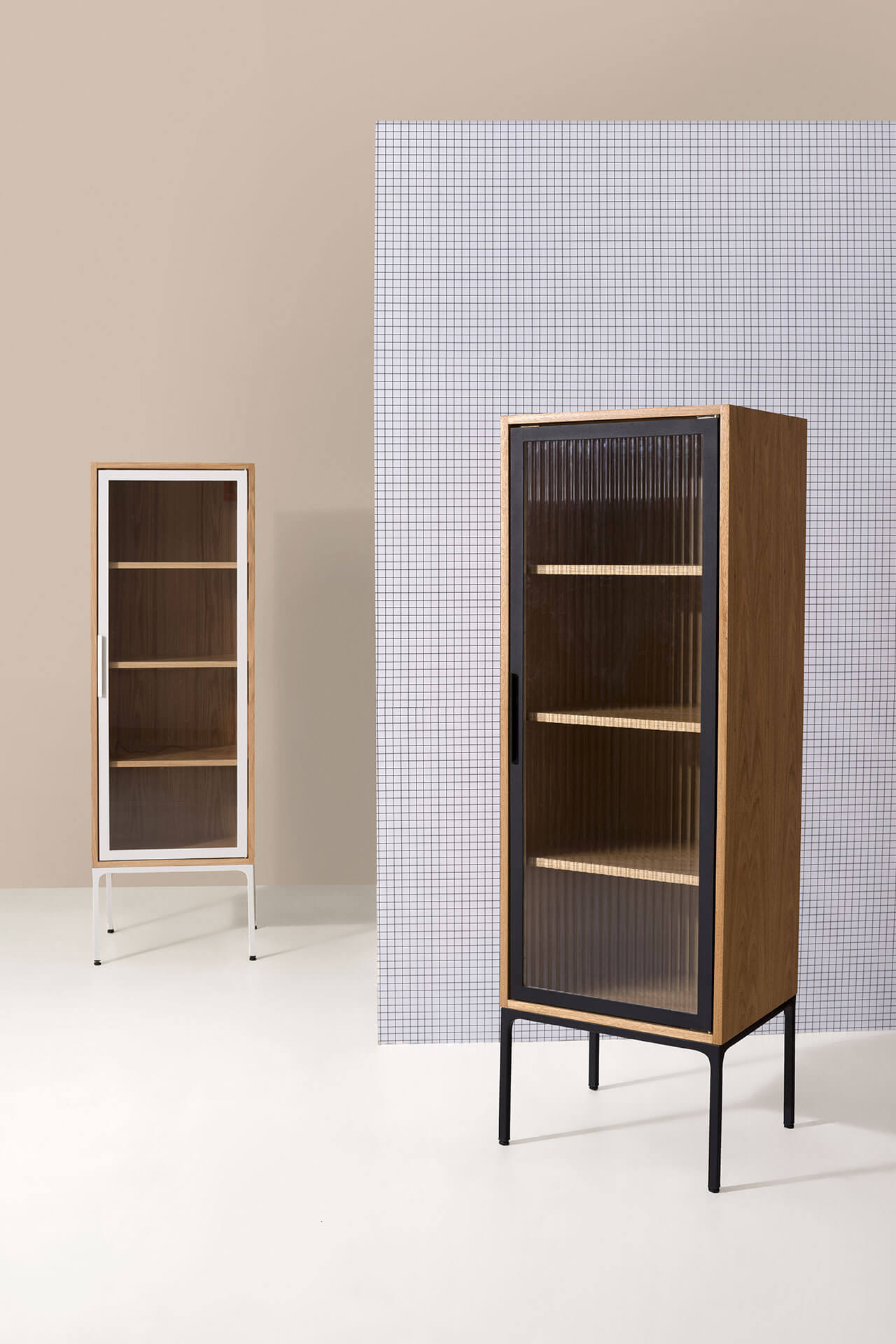 Armários e estantes